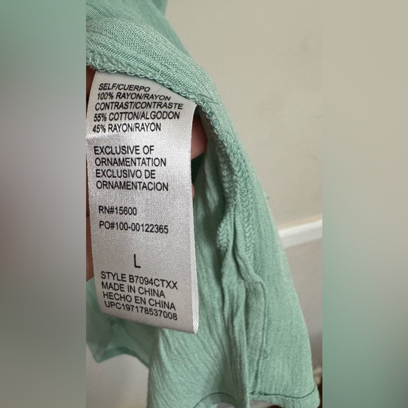 Democracy | NWT Cap Sleeve Mint Green Lace & Crepe Like High Neck Blouse | Large - Picture 3 of 7